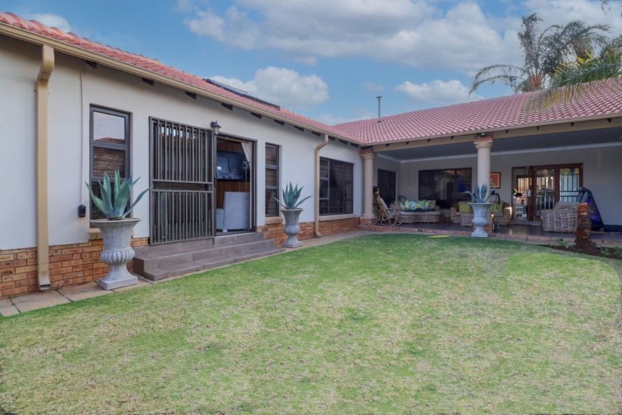 3 Bedroom Property for Sale in Wilkoppies North West